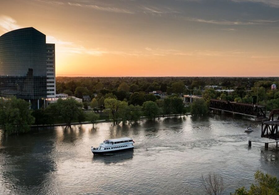 Sacramento: New Year's Eve Rock the Yacht Cruise - The 1.5-Hour Route and Timing: What You’ll Do On the Water