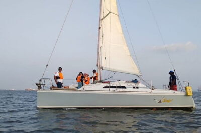 Sailing Experience in Mumbai on Mid Size Yacht - What’s Included Onboard: Coffee/Tea and a Practical Start