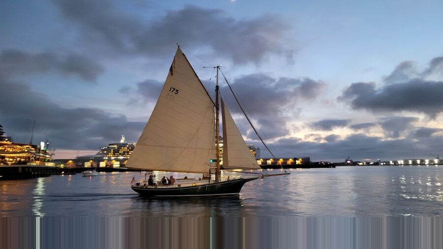 San Diego: Classic Yacht Sailing Experience - Pre-sail setup at Safe Harbor Sunroad Marina (and what to bring)
