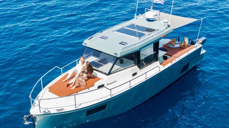 Santorini: Private Diamond 36 Motor Yacht Caldera Cruise - Thirassia and Manolas: the caldera’s calmer, clearer side
