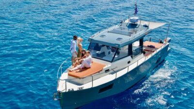 Santorini: Private Diamond 36 Motor Yacht Caldera Cruise - Getting to Ammoudi Bay: van transfer and first moments on board