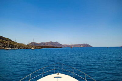 Santorini: Private Yacht Experience of Timeless Elegance - The Azimut 42 Flybridge: Your Best Seat for Volcano Views