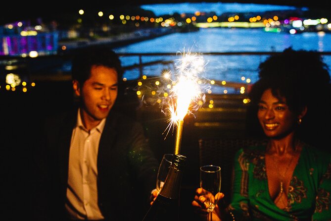 Seine River Dinner Cruise with Live Singer by VIP Yacht de Paris - Drinks and the price question: is $126 worth it?