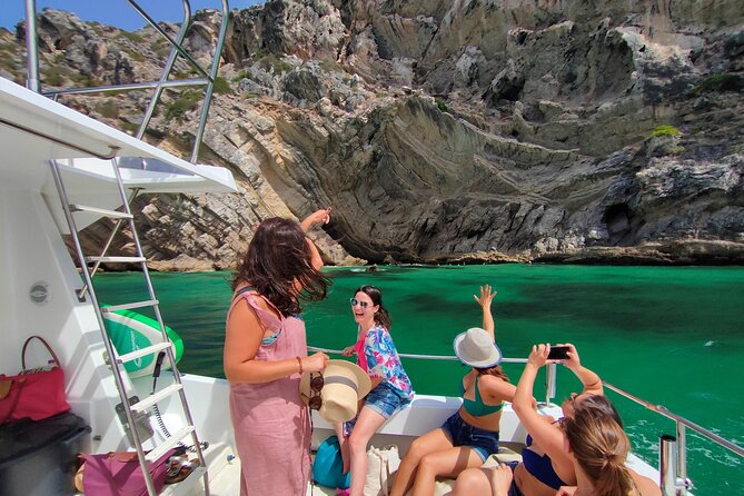 Sesimbra: Private Yacht tour in Arrábida Secret Beaches and Bays - Stop 3: Cabo Espichel—Grotto Viewing and Big-Coast Character