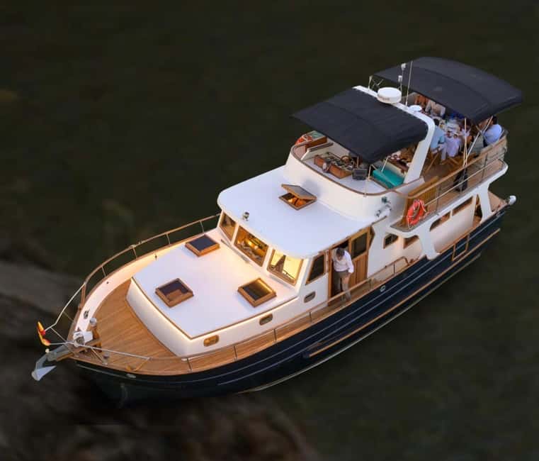 Seville: Flamenco life music Yacht Cruise, Tapas & Drinks - Should You Book This Seville Flamenco Yacht Cruise?