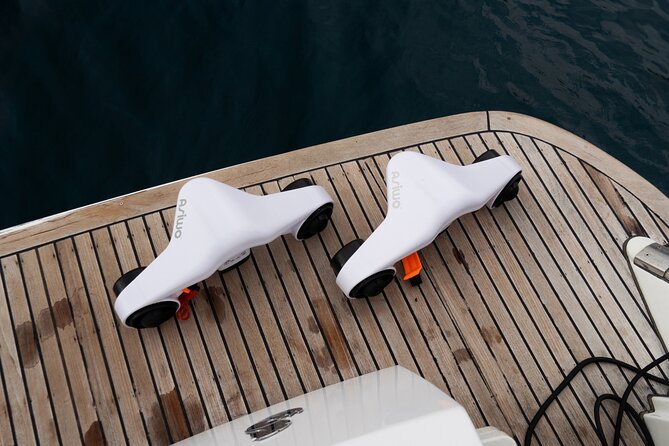 Shared Luxury Yacht Cruise with Champagne and Tapas - Puerto Colón boarding: safety brief, pantalan 2 meeting, first drinks
