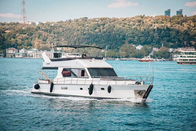 Skip line Old Town tour with Bosphorus Yacht Ride - Hagia Sophia and the Hamam: seeing the complex, not just the postcard