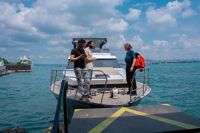 Small-Group 2 Hours Bosphorus Luxury Yacht Cruise in Istanbul - Dolmabahçe Mosque and the story behind the waterfront grandeur