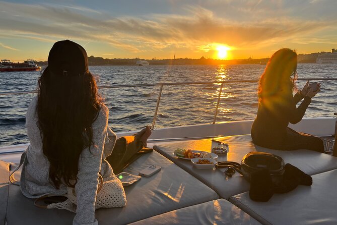 Small Group Yacht Tour With Unlimited Wine, Fruits & Mixed Nuts - Small Group Bosphorus Cruise: How the up-to-10 size changes things