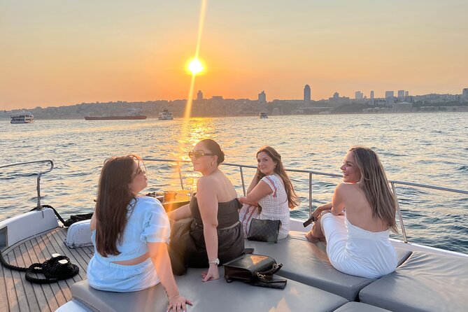 Small Group Yacht Tour With Unlimited Wine, Fruits & Mixed Nuts - Dolmabahçe Palace and Beşiktaş: palaces you can actually spot from the water