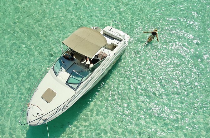 Snorkel & Sandbar on Private Searay Yacht 25ft in Cap Cana Marina ,Punta Cana - The real payoff: smooth ride, easy water time, and a calmer pace