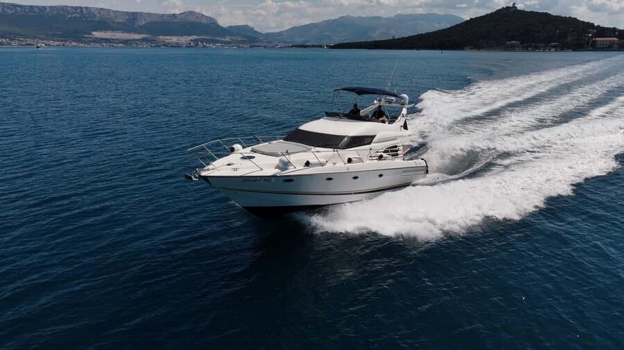 Split: Private Yacht Day Trip to Adriatic Islands - Nečujam and the shipwreck area near Kontesa: sheltered bay time