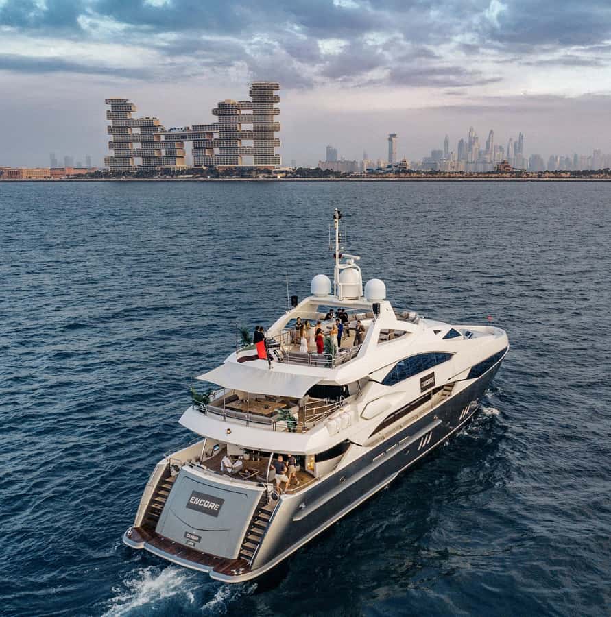 Sunseeker Superyacht: VIP Dinner, Premium Drinks& Live Music - Key things that make this Sunseeker VIP Dinner worth your time