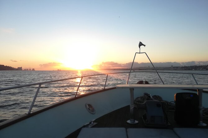 Sunset Cruise Lisbon | VIP Yacht Lisbon Party - VIP group size up to 15: the real benefit of staying private