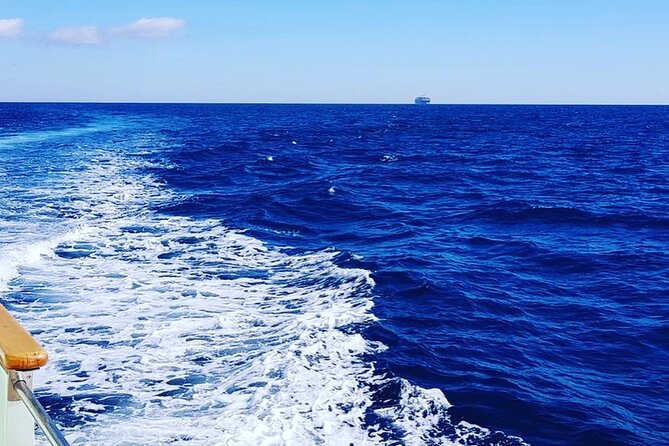 Sunset Cruise Lisbon | VIP Yacht Lisbon Party - English-speaking experience with mobile ticket convenience