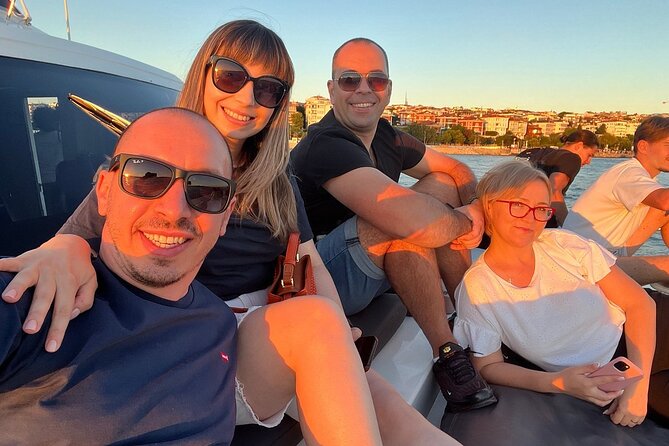Sunset Cruise on Luxury Yacht with Transfers - H2: What makes this Sunset Cruise work so well?