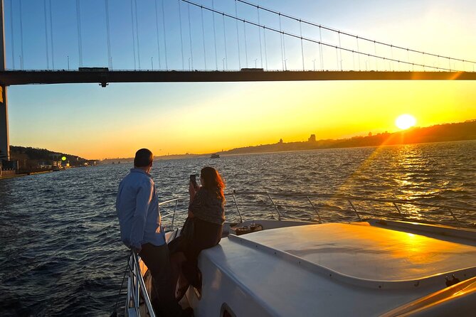 Sunset or Daytime Istanbul Guided Luxury Yacht Cruise with Snacks - Bosphorus Bridge and the Ortaköy-to-Beylerbeyi connection