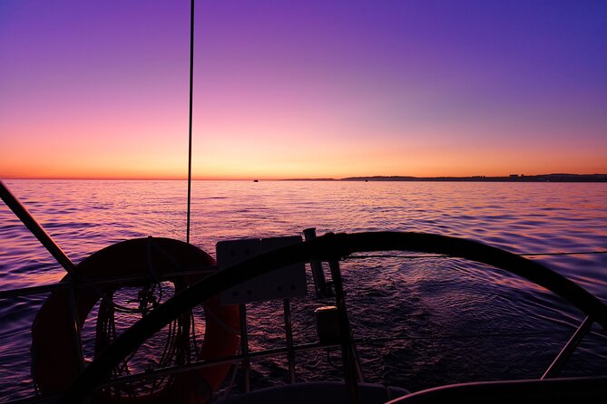 Sunset Tour on a Luxury Sailing Yacht from Vilamoura - Music and photo strategy: where the light works best