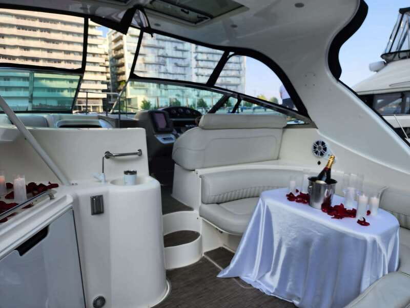 Toronto: Private Luxury Yacht Sightseeing Cruise & Prosecco - The 45-minute skyline loop: what you actually see from the yacht
