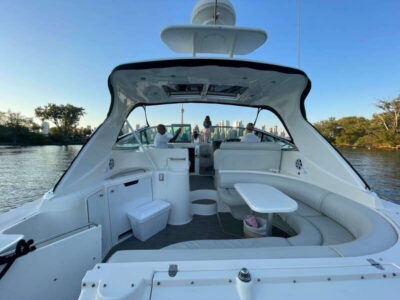 Toronto: Private Luxury Yacht Sightseeing Cruise & Prosecco - Price and value: does $109 feel fair for a 1-hour cruise?
