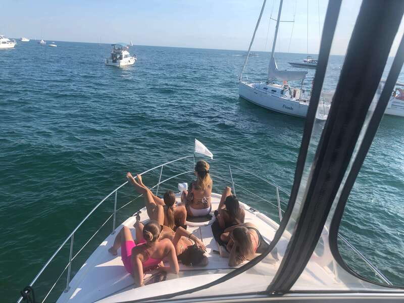 Toronto: Private Luxury Yacht Sightseeing Cruise & Prosecco - Comfort and rules: the shoes/socks setup you need to plan for