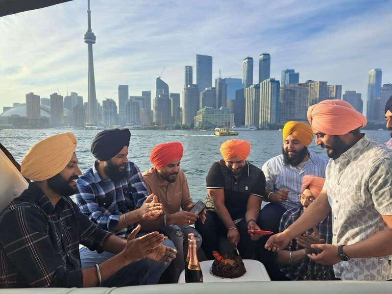Toronto: Private Luxury Yacht Sightseeing Cruise & Prosecco - Prosecco expectations: included, plus one planning caution
