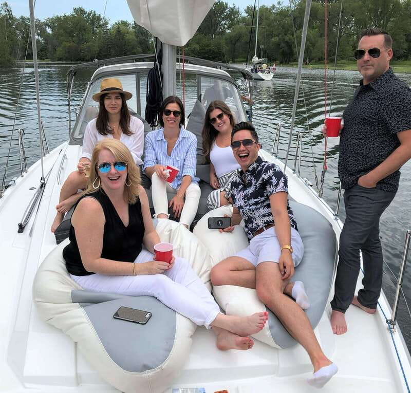 Toronto: Sailing Yacht Cruise of Toronto Harbor and Islands - Optional dip on longer sails: what to expect