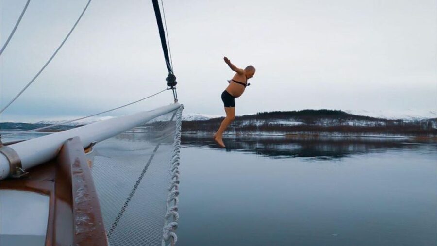 Tromsø: Luxury Polar Fjord Cruise w/ Hot Tub & Polar Plunge - What the 270 minutes actually feels like