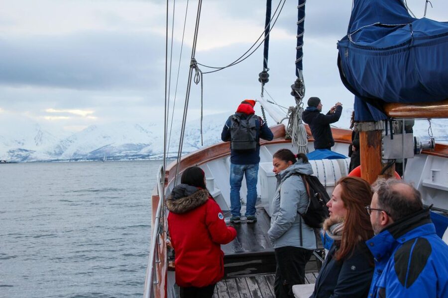 Tromsø: Luxury Polar Fjord Cruise w/ Hot Tub & Polar Plunge - Meeting point that won’t waste your time