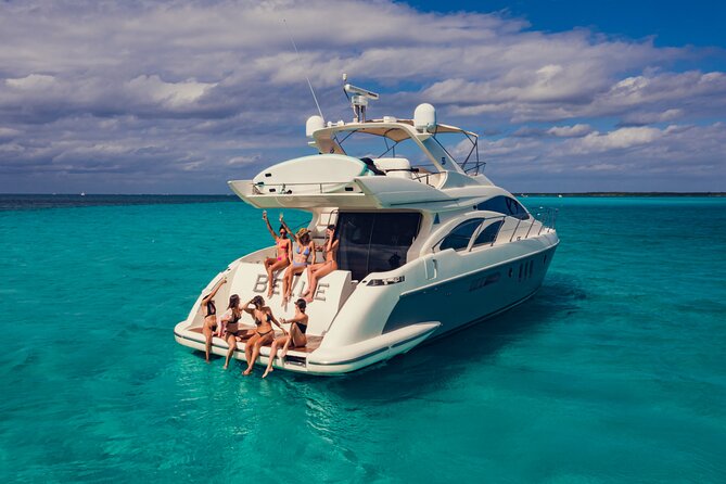 Tulum All Inclusive 4h – Luxury 58' Azimut Yacht - Cruising out over the warm Caribbean: what you actually get during the sail