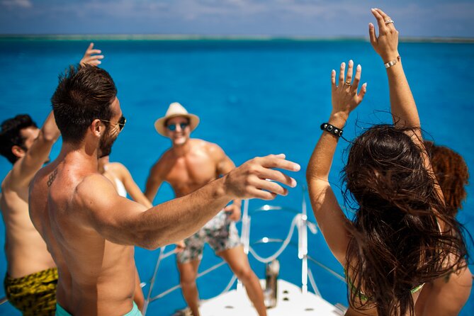 Tulum Luxury Escape – 4h All Inclusive on 43' Private Yacht - Lunch and Premium Drinks: Gourmet Food on a Boat That Doesn’t Feel Rushed