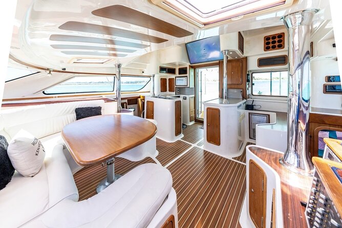 Turks and Caicos Full-Day Luxury Private Yacht Charter - Getting on board: meeting point and day timing that works