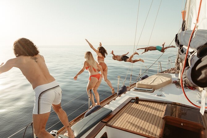 Unique 2 masts Classic Sailing Yacht in Barcelona - Key highlights before you go