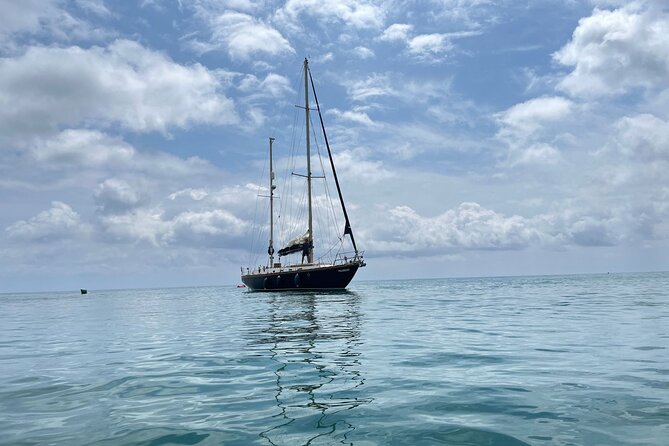 Unique 2 masts Classic Sailing Yacht in Barcelona - FAQ