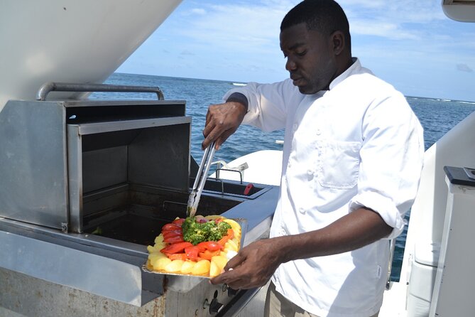 VIP Premium Yacht -Party Boat-Brunch - Brunch and open bar: how to judge the included food