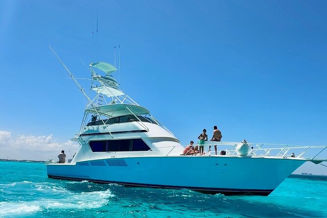 VIP YACHT up to 28 passengers - Isla mujeres snorkel - Cruising Cancun waters for that big-sky photo moment