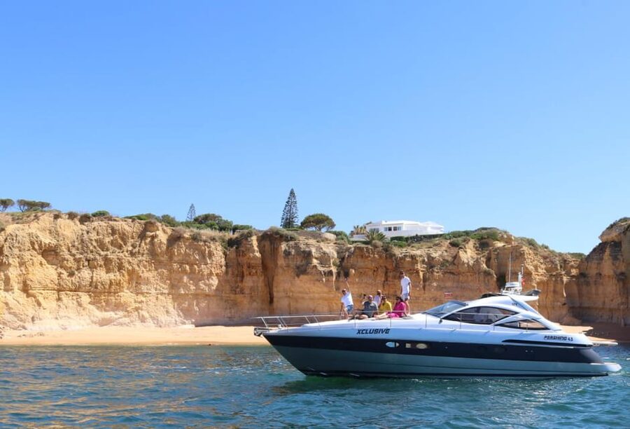 Xclusive Luxury Yacht Albufeira - Swimming and snorkel: what depends on the sea