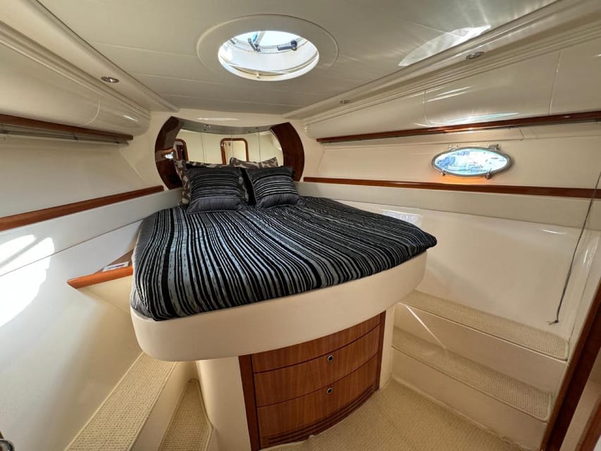 Xclusive Luxury Yacht Albufeira - What’s included: champagne, wine, fruit-and-cheese plates, and juices
