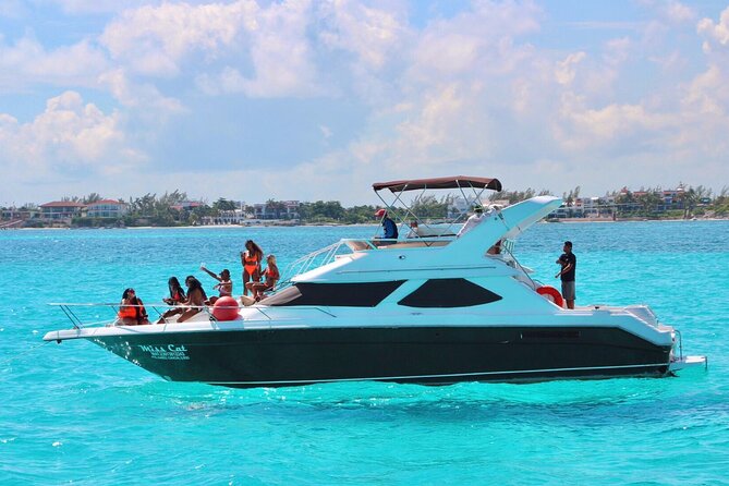 Yacht 48ft Rental in Cancun for up to 15 people - Arrival at Calle Sunset Marina: where your water day really starts
