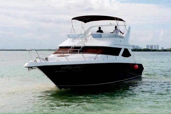 Yacht 48ft Rental in Cancun for up to 15 people - The crew and captain: why private charters feel different