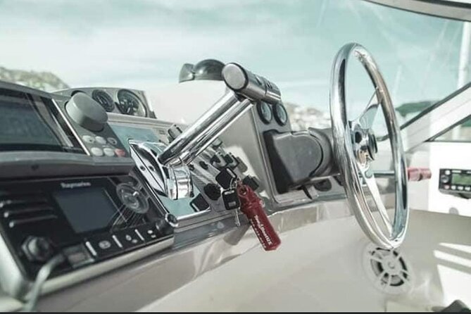 Yacht Carver - Luxury Private Yacht Tour - Price and what you get for a private group up to 8