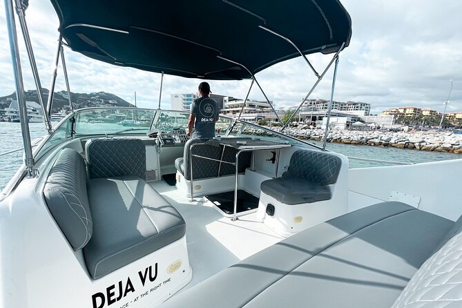 Yacht Carver - Luxury Private Yacht Tour - El Arco stop: sea lions, quick photos, and iconic Cabo angles