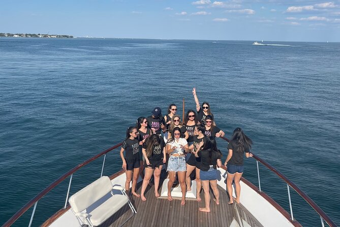 Yacht Charter Madeira beach and Tampa Bay - Wildlife Moments: Dolphins, Photo Stops, and the Crew’s Pace