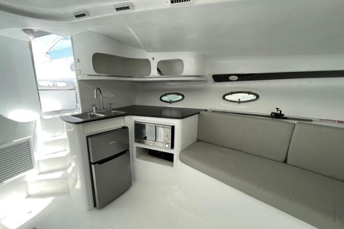 Yacht experience in Cancun: cruise, swim and sunset views - Key highlights to focus on