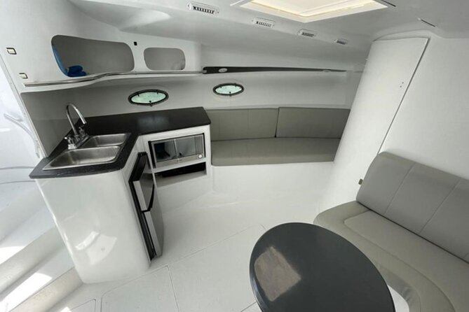 Yacht experience in Cancun: cruise, swim and sunset views - Who this yacht experience suits best