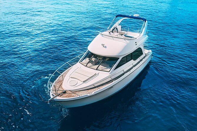 Yacht Meridian 40FT Best Private Rental in Cancun - Price and value: $265.83 per group, plus the cash dock fee