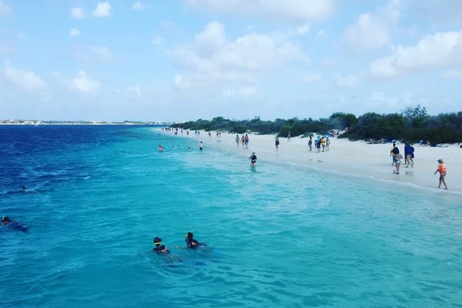 Yacht tour with local guide & snorkeling activities - Key things that make this tour work
