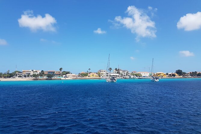 Yacht tour with local guide & snorkeling activities - Safety and comfort notes: what to watch before you climb aboard