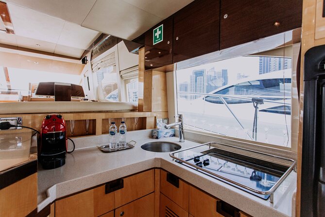 Yacht Trip Dubai : Book 56 ft Premium Yacht up to 21 people - How the cruise length options really affect your day