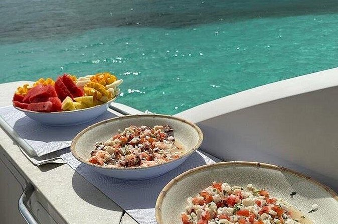 Yacht with visit to heaven cie service snorkell included - Price and value: what $850 per group really buys